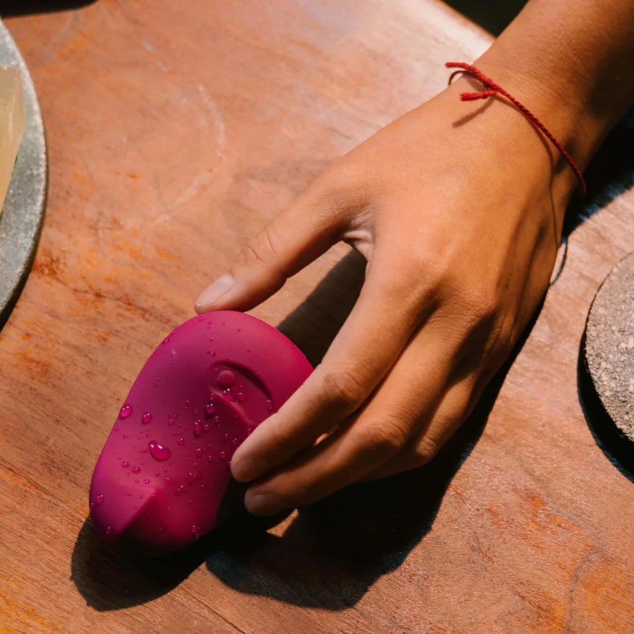 Dame Pom Flexible Vibrator - Plum