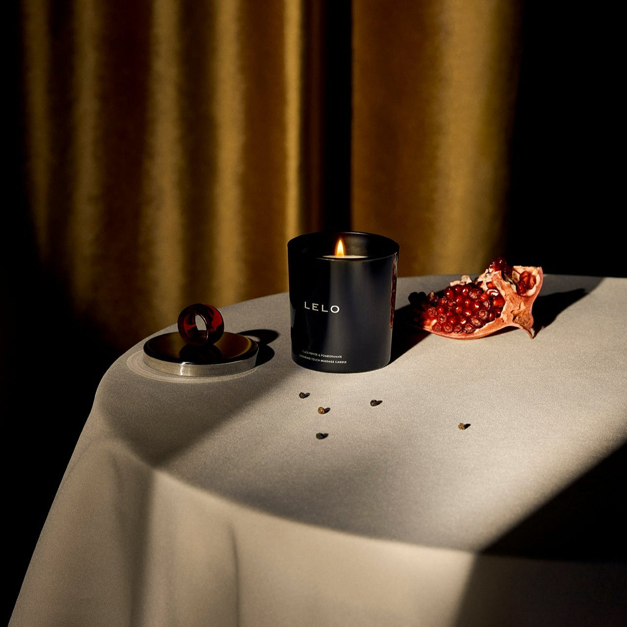 LELO Flickering Touch Massage Candle - Black Pepper & Pomegranate